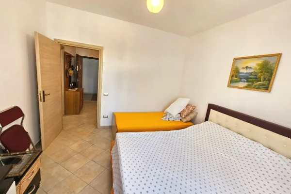 Shtepi ne shitje Apartament ne Durres, 1+1, Mobilimi E mobiluar, Pagesa 130,000  Euro.