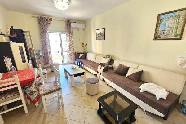 Shtepi ne shitje Apartament ne Durres, 1+1, Mobilimi E mobiluar, Pagesa 130,000  Euro.