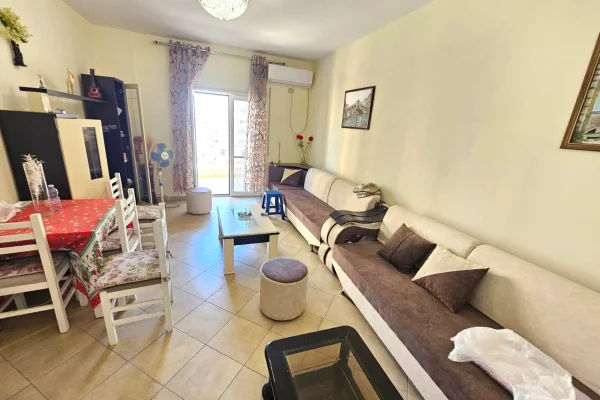 Shtepi ne shitje Apartament ne Durres, 1+1, Mobilimi E mobiluar, Pagesa 130,000  Euro.