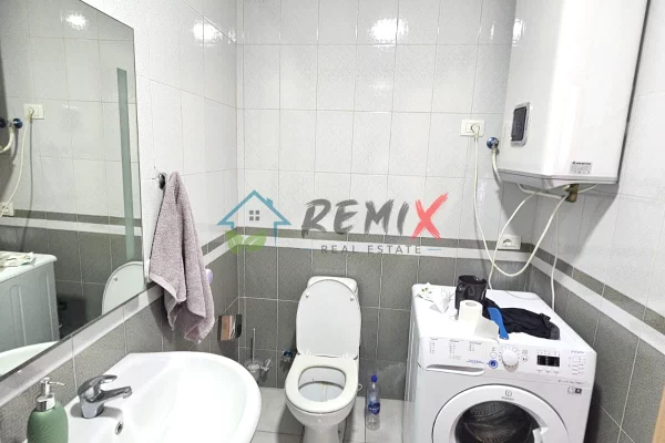 Shtepi ne shitje Apartament ne Durres, 2+1, Mobilimi E mobiluar, Pagesa 160,000  Euro.