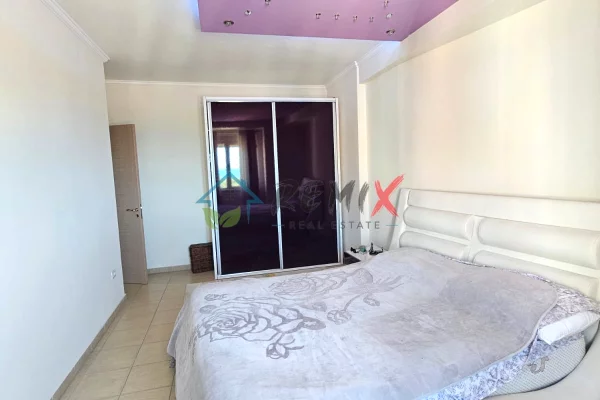 Shtepi ne shitje Apartament ne Durres, 2+1, Mobilimi E mobiluar, Pagesa 160,000  Euro.