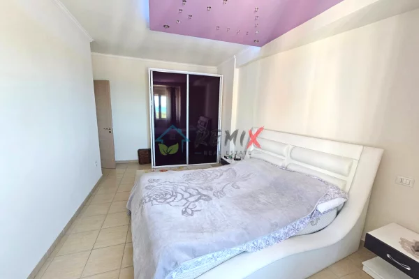 Shtepi ne shitje Apartament ne Durres, 2+1, Mobilimi E mobiluar, Pagesa 160,000  Euro.