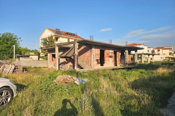 Shtepi ne shitje 3+1 ne Durres - 125,000 Euro