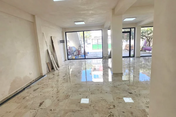 Ambient biznesi me qera 1+1 ne Durres - 60,000 Leke