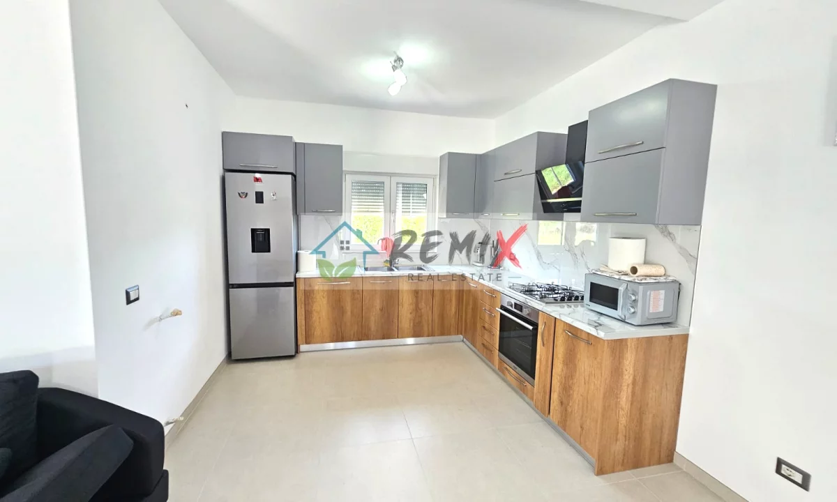 Shtepi me qera Vila Luksoze ne Durres, 3+1, Mobilimi E mobiluar, Pagesa 500  Euro.