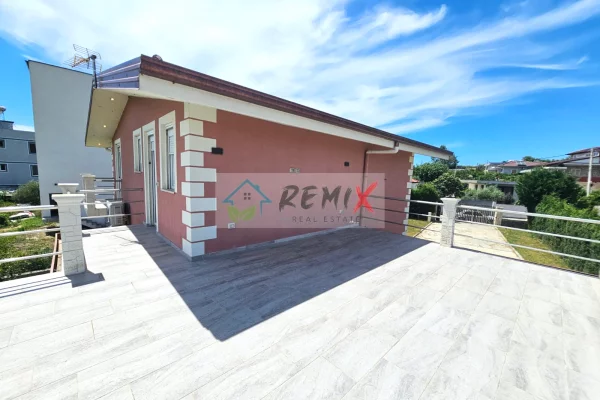 Shtepi me qera Vila Luksoze ne Durres, 3+1, Mobilimi E mobiluar, Pagesa 500  Euro.