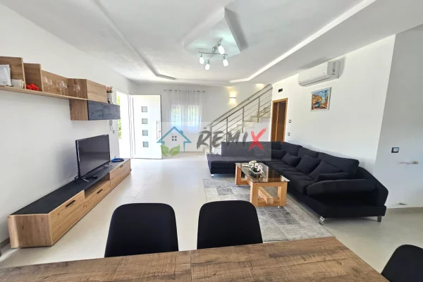 Shtepi me qera Vila Luksoze ne Durres, 3+1, Mobilimi E mobiluar, Pagesa 500  Euro.