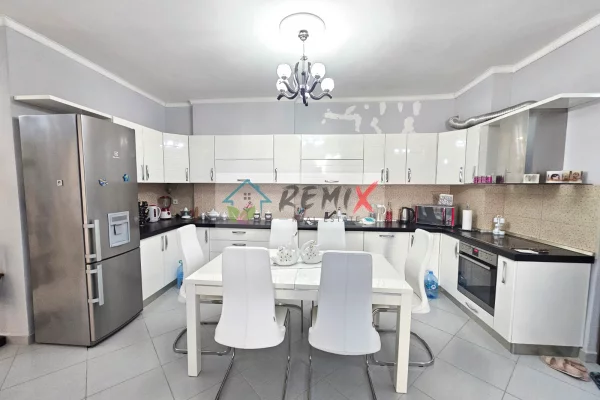 Shtepi me qera Apartament ne Durres, 2+1, Mobilimi E mobiluar, Pagesa 450  Euro.