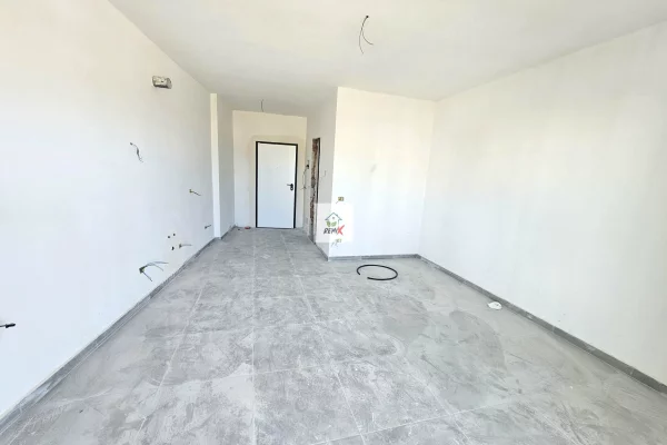 Shtepi ne shitje Apartament ne Durres, Garsoniere, Mobilimi Bosh, pa mobiluar, Pagesa 46,000  Euro.