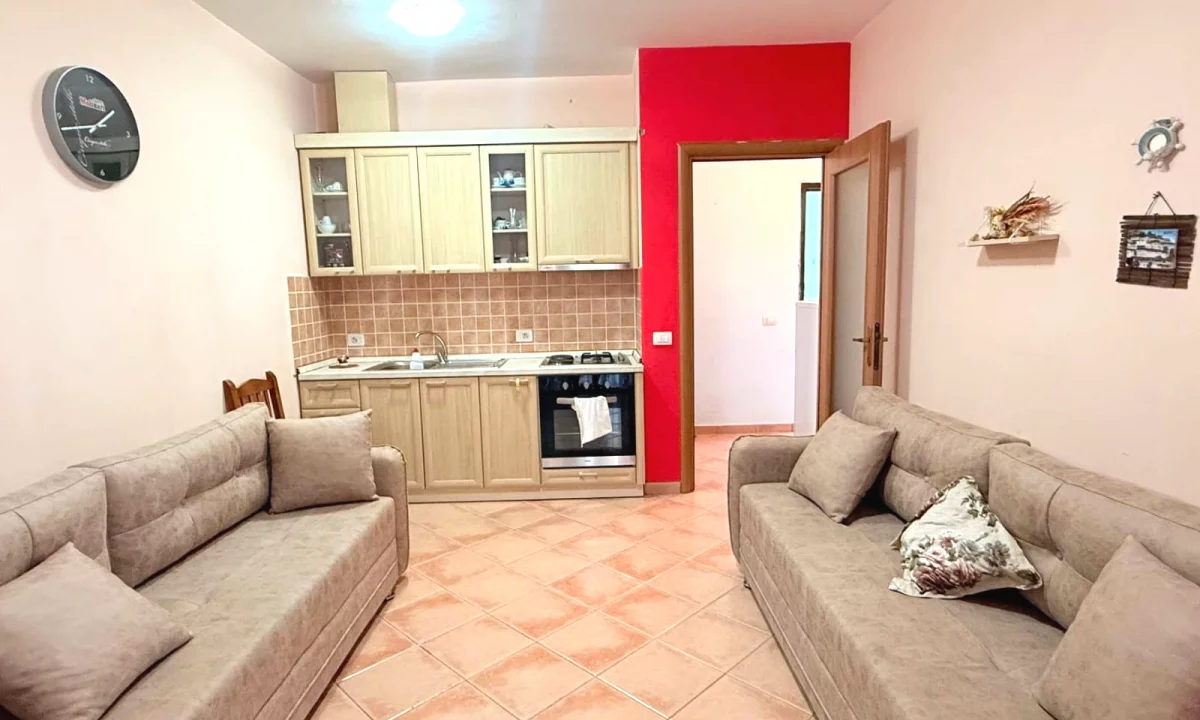 Shtepi ne shitje Apartament ne Durres, Garsoniere, Mobilimi E mobiluar, Pagesa 55,000  Euro.