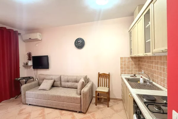 Shtepi ne shitje Apartament ne Durres, Garsoniere, Mobilimi E mobiluar, Pagesa 55,000  Euro.
