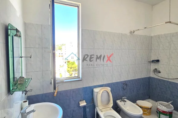 Shtepi me qera Apartament ne Durres, 2+1, Mobilimi E mobiluar, Pagesa 30,000  Leke.