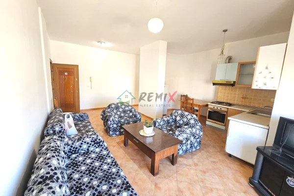 Shtepi me qera Apartament ne Durres, 2+1, Mobilimi E mobiluar, Pagesa 30,000  Leke.