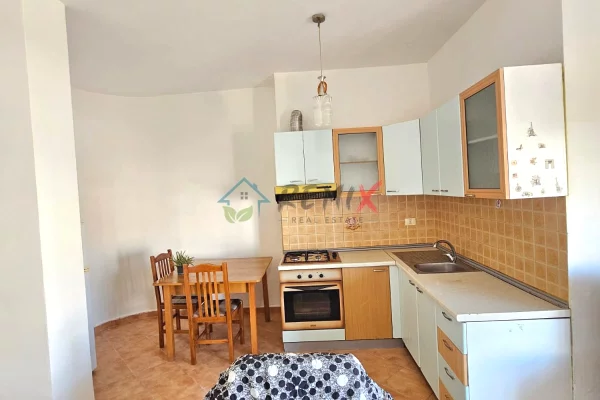 Shtepi me qera Apartament ne Durres, 2+1, Mobilimi E mobiluar, Pagesa 30,000  Leke.