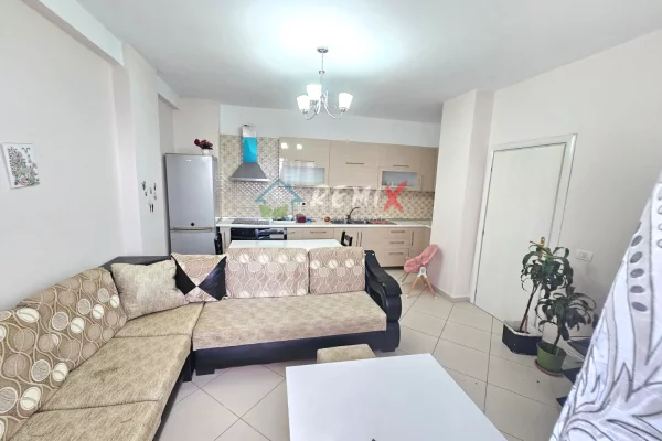 Shtepi ne shitje Apartament ne Durres, 2+1, Mobilimi E mobiluar, Pagesa 120,000  Euro.