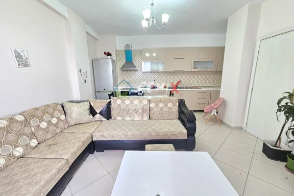 Shtepi ne shitje Apartament ne Durres, 2+1, Mobilimi E mobiluar, Pagesa 120,000  Euro.