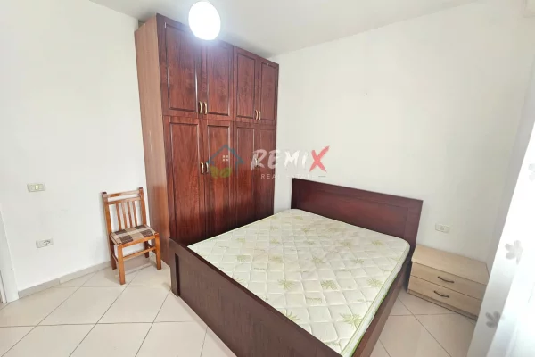 Shtepi ne shitje Apartament ne Durres, 2+1, Mobilimi E mobiluar, Pagesa 120,000  Euro.