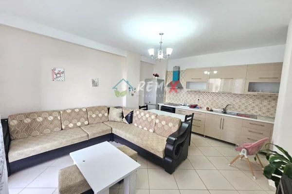 Shtepi ne shitje Apartament ne Durres, 2+1, Mobilimi E mobiluar, Pagesa 120,000  Euro.