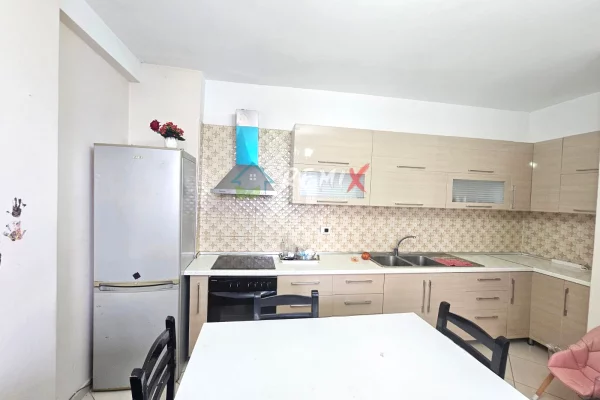Shtepi ne shitje Apartament ne Durres, 2+1, Mobilimi E mobiluar, Pagesa 120,000  Euro.