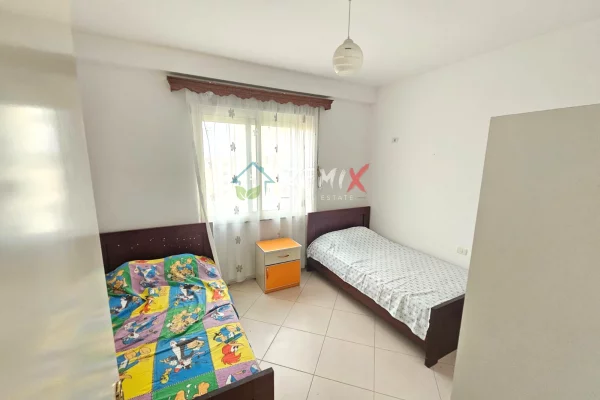 Shtepi ne shitje Apartament ne Durres, 2+1, Mobilimi E mobiluar, Pagesa 120,000  Euro.