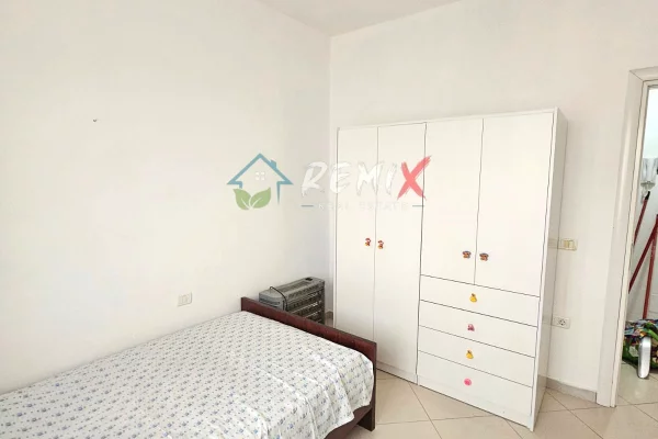 Shtepi ne shitje Apartament ne Durres, 2+1, Mobilimi E mobiluar, Pagesa 120,000  Euro.