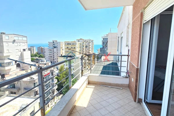 Shtepi ne shitje Apartament ne Durres, 2+1, Mobilimi E mobiluar, Pagesa 135,000  Euro.