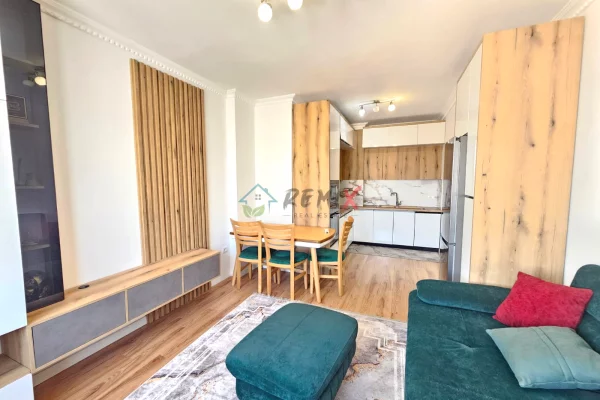 Shtepi ne shitje Apartament ne Durres, 2+1, Mobilimi E mobiluar, Pagesa 135,000  Euro.