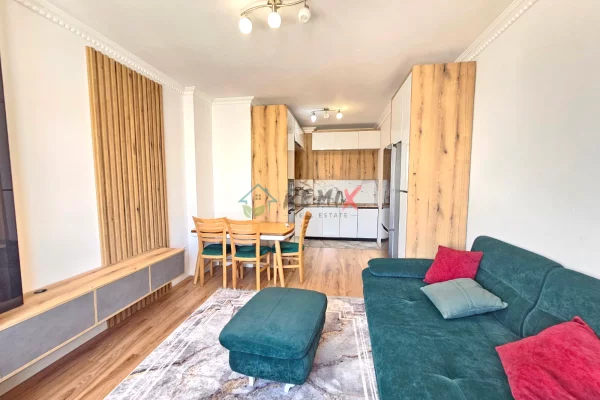 Shtepi ne shitje Apartament ne Durres, 2+1, Mobilimi E mobiluar, Pagesa 135,000  Euro.