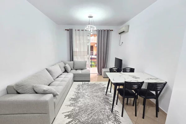 Shtepi ne shitje Apartament ne Durres, 1+1, Mobilimi E mobiluar, Pagesa 92,000  Euro.