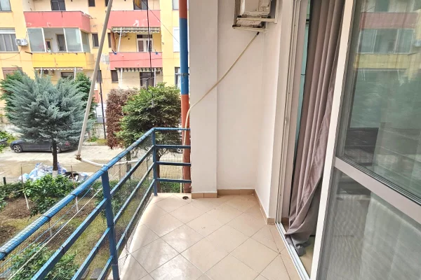 Shtepi ne shitje Apartament ne Durres, 1+1, Mobilimi E mobiluar, Pagesa 92,000  Euro.