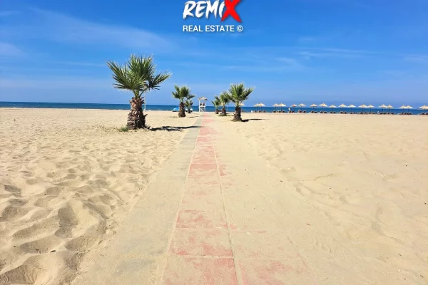 Truall ose Toke ne Durres - 60,000 Euro