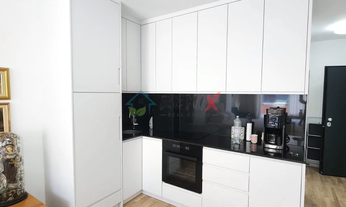 Shtepi ne shitje Apartament ne Durres, Garsoniere, Mobilimi E mobiluar, Pagesa 85,000  Euro.