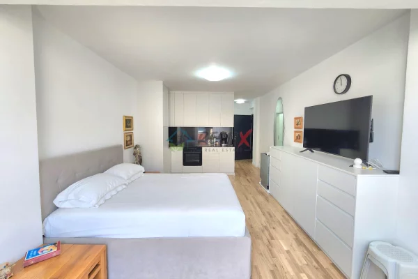 Shtepi ne shitje Apartament ne Durres, Garsoniere, Mobilimi E mobiluar, Pagesa 85,000  Euro.