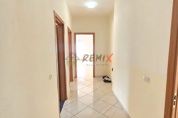 Shtepi me qera Apartament ne Durres, 3+1, Mobilimi E mobiluar, Pagesa 600  Euro.