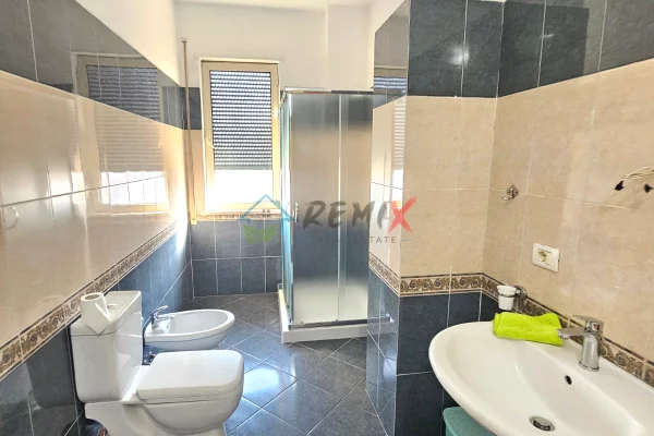 Shtepi me qera Apartament ne Durres, 3+1, Mobilimi E mobiluar, Pagesa 600  Euro.