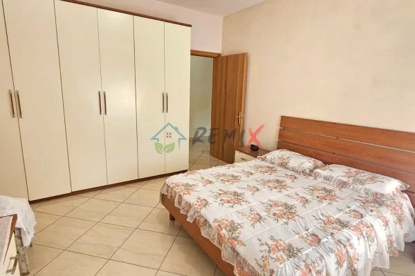 Shtepi me qera Apartament ne Durres, 3+1, Mobilimi E mobiluar, Pagesa 600  Euro.