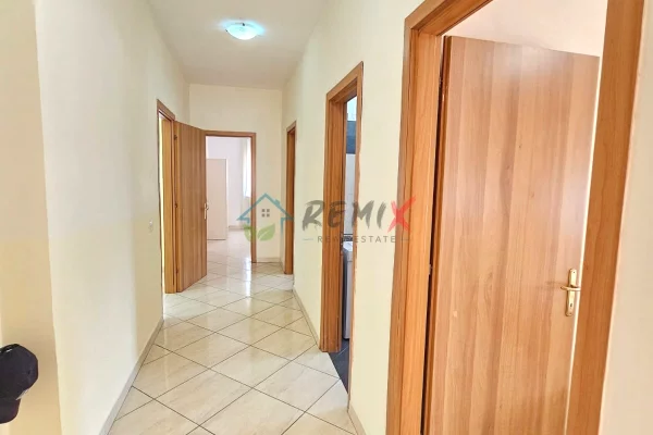 Shtepi me qera Apartament ne Durres, 3+1, Mobilimi E mobiluar, Pagesa 600  Euro.