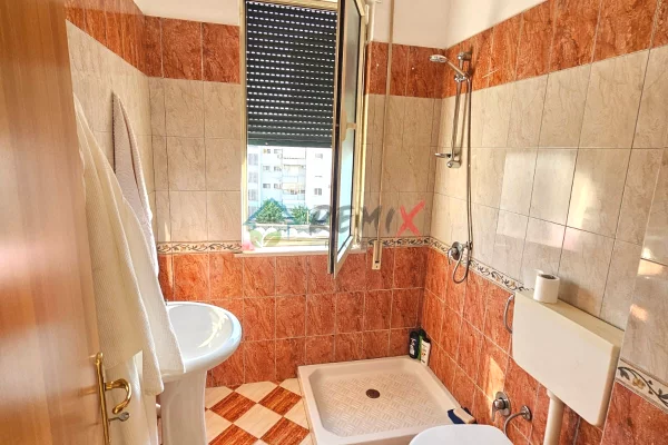 Shtepi me qera Apartament ne Durres, 3+1, Mobilimi E mobiluar, Pagesa 600  Euro.