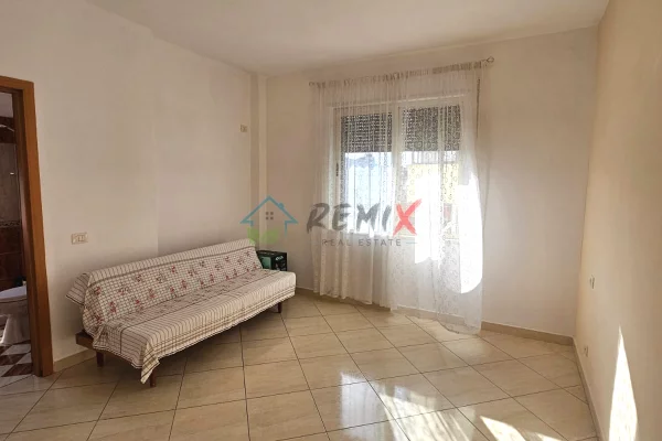 Shtepi me qera Apartament ne Durres, 3+1, Mobilimi E mobiluar, Pagesa 600  Euro.