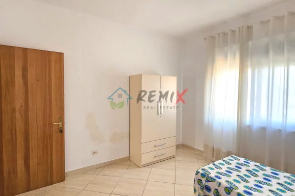 Shtepi me qera Apartament ne Durres, 3+1, Mobilimi E mobiluar, Pagesa 600  Euro.