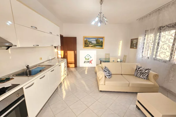 Shtepi me qera Apartament ne Durres, 2+1, Mobilimi E mobiluar, Pagesa 450  Euro.