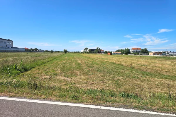 Truall ose Toke ne Durres - 80,000 Euro