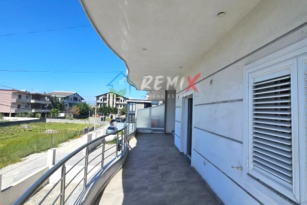 Shtepi me qera Apartament ne Durres, 3+1, Mobilimi E mobiluar, Pagesa 400  Euro.