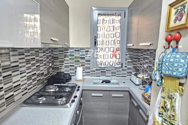 Shtepi ne shitje Apartament ne Durres, 2+1, Mobilimi E mobiluar, Pagesa 11,000,000  Leke.