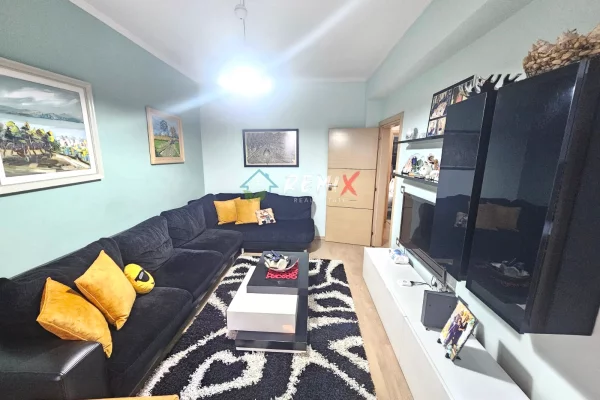 Shtepi ne shitje Apartament ne Durres, 2+1, Mobilimi E mobiluar, Pagesa 11,000,000  Leke.