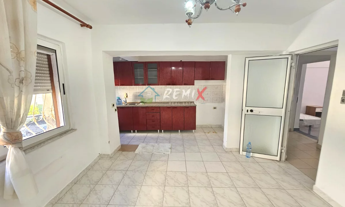 Shtepi me qera Apartament ne Durres, 1+1, Mobilimi Pjeserisht e mobiluar, Pagesa 25,000  Leke.