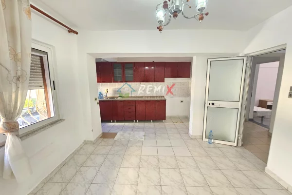 Shtepi me qera 1+1 ne Durres - 25,000 Leke