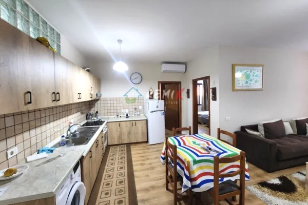 JEPET ME QERA APARTAMENT 2+1 NE PLAZH, PRANE PASTIÇERI PELIKAN