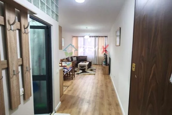 Shtepi me qera Apartament ne Durres, 2+1, Mobilimi E mobiluar, Pagesa 550  Euro.