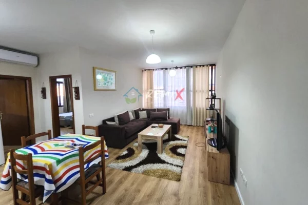 Shtepi me qera Apartament ne Durres, 2+1, Mobilimi E mobiluar, Pagesa 550  Euro.